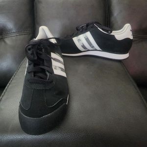 Adidas Sneakers